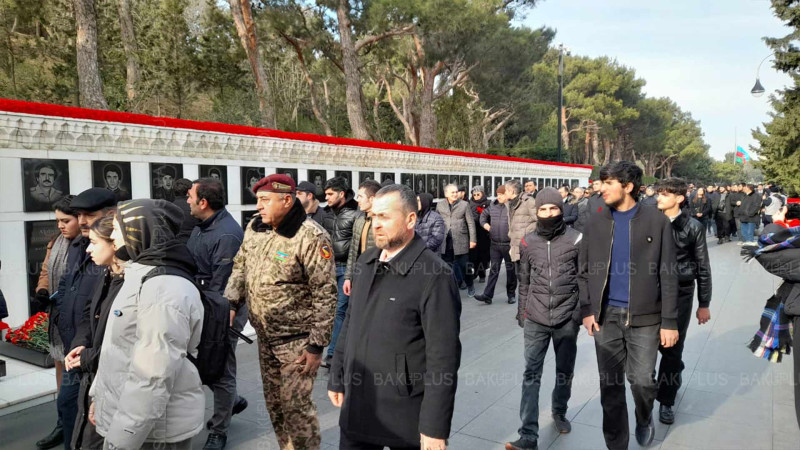 20 Yanvar faciəsi ilə bağlı Şəhidlər xiyabanına yürüş keçirilib