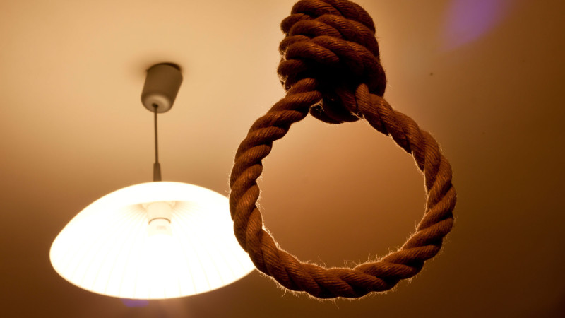 Xəzər rayonunda 69 yaşlı kişi özünü asıb