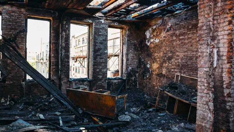 Xəzər rayonunda mebel sexi yanıb