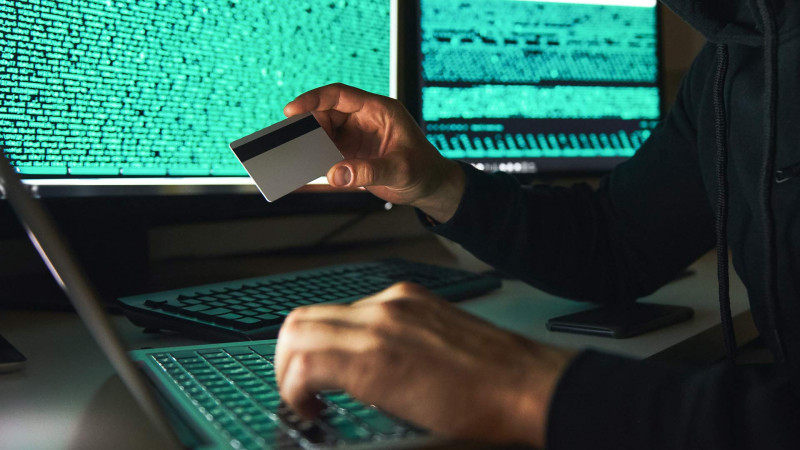 Nərimanovda vətəndaşın kartından pul oğurlanıb