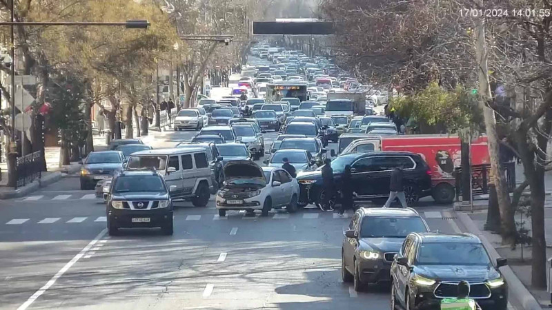 Rəşid Behbudov küçəsində qəza baş verib