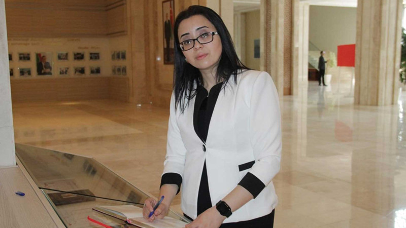 Bakıda məktəb direktoru dövlət qurumunu məhkəməyə verib