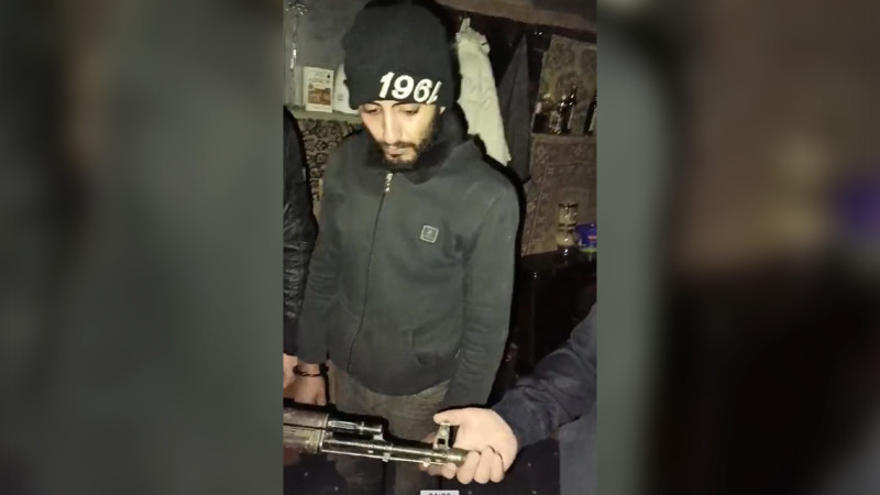 Suraxanıda “Kalaşnikov” satan şəxs tutulub