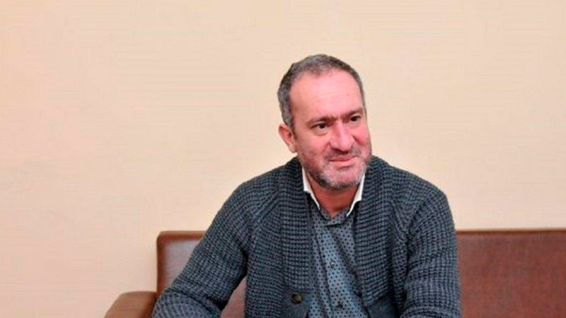 Qəflətən ürəyi dayanan jurnalist reanimasiyaya yerləşdirilib