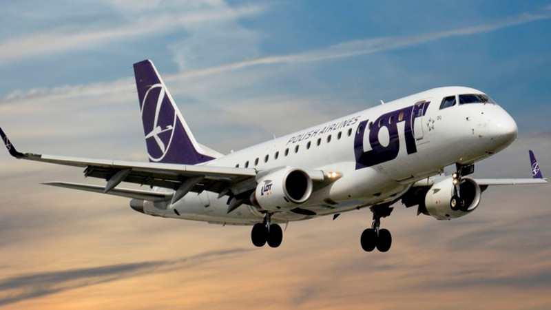 Polşa aviaşirkəti Bakıya reyslərin sayını artırmağı planlaşdırır