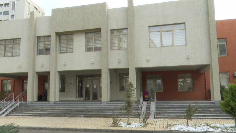 Yasamalda yeni müdiriyyət uşaqları bağçadan çıxarır
