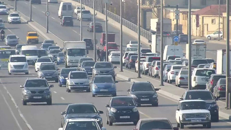 Ziya Bünyadov prospektində qəza: “20 Yanvar” stansiyası istiqamətində sıxlıq yaranıb – FOTO