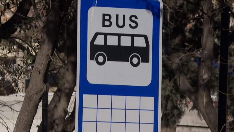 Əhməd Rəcəbli küçəsində sakinlər dayanacaqdan hansı avtobusun keçdiyi haqda məlumatlı deyillər - VİDEO