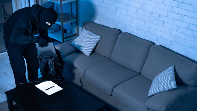 Pirallahıda evlərin birindən 27.000 manat dəyərində oğurluq edilib