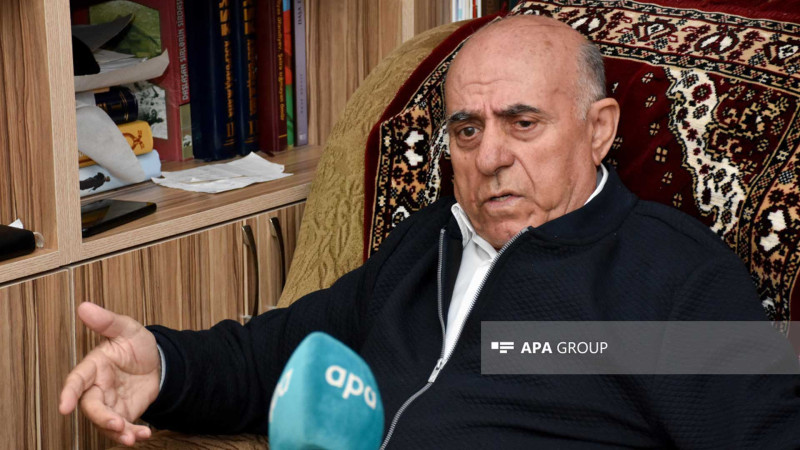 Xalq yazıçısının vəziyyəti ağırdır