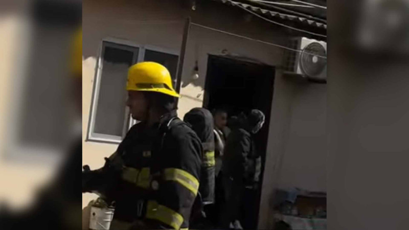 Nəsimi rayonunda ikimərtəbəli evdə yanğın olub - VİDEO