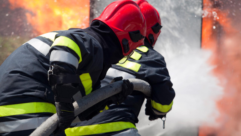 Nərimanovda yanğında ana və körpə xilas olunublar