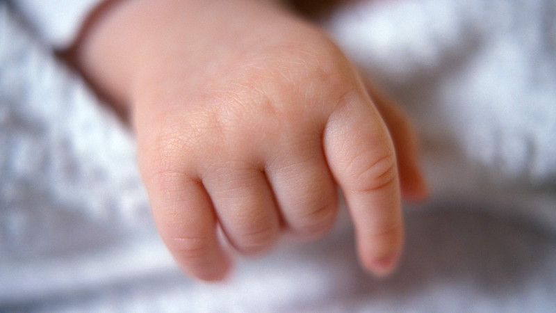 Arvad həkimlə əlbir olaraq ərini aldatdı: süni mayalanmada başqa kişi donor olub