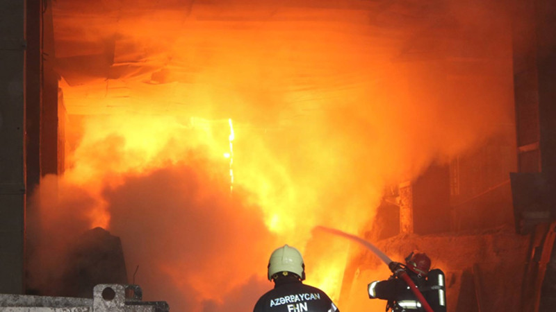 Nərimanovda 100 kv.m sahəsi olan obyekt yanıb