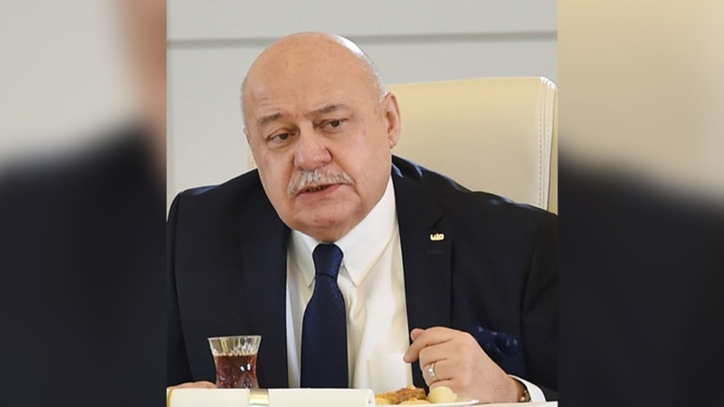 Elbay Qasımzadəyə orden təqdim olunub