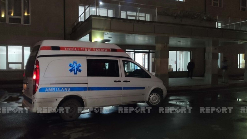 Mərdəkanda 20 yaşlı gənc özünü bıçaqlayıb