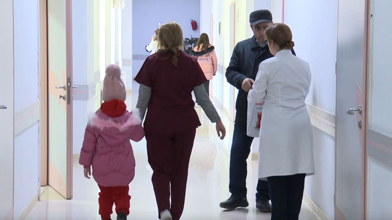 Xəstənin yanında qalan yaxını tibb müəssisəsinə ödəniş etməlidir