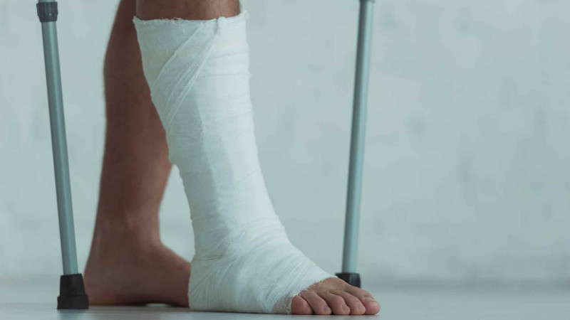 Zirə qəsəbəsində 11 yaşlı oğlanı avtomobil vurub