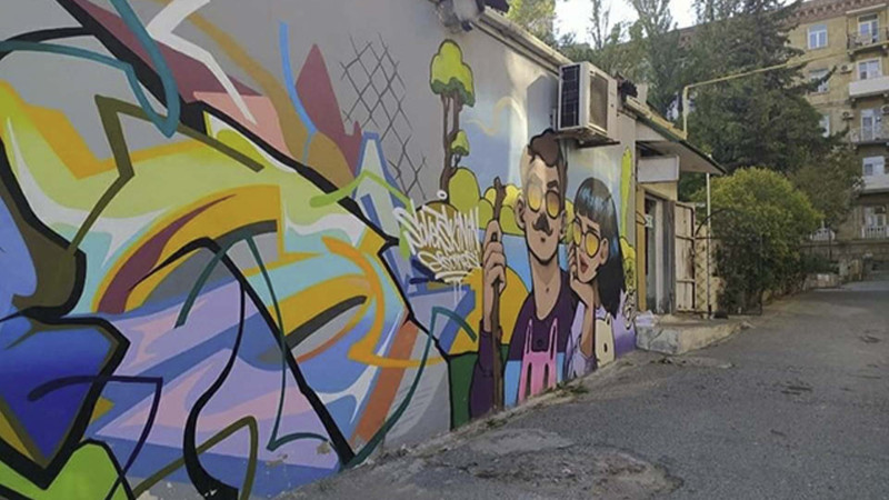 “Sovetski”nin məşhur qraffitisi bərpa olunub