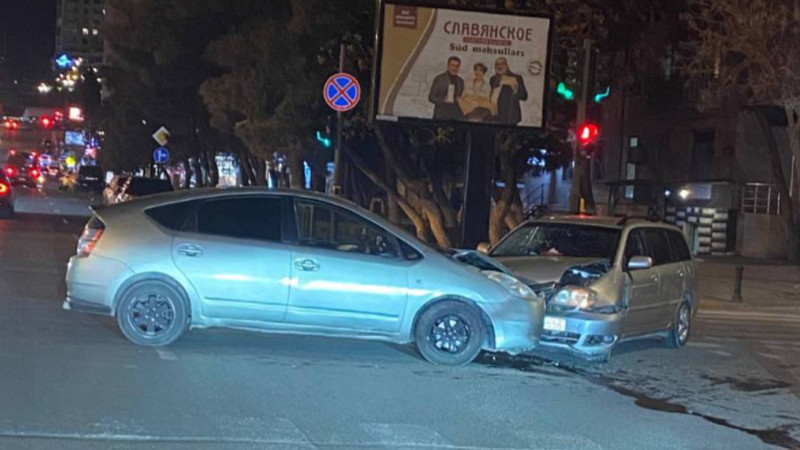Yasamalda iki “Toyota” toqquşub