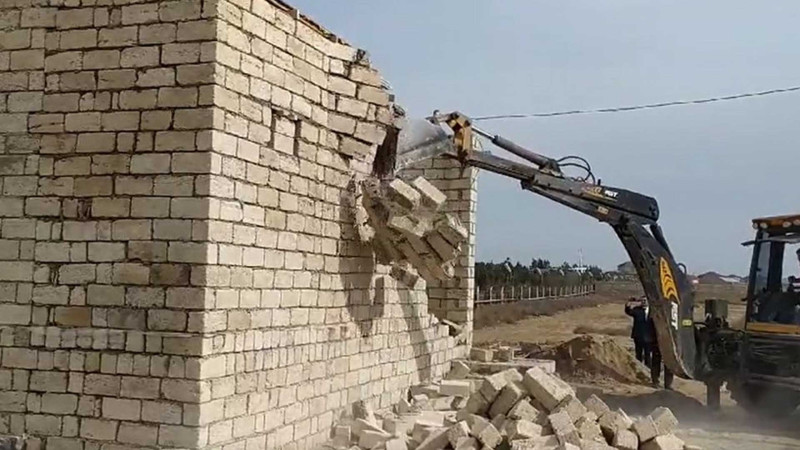 Qalada qanunsuz tikililər sökülüb – VİDEO