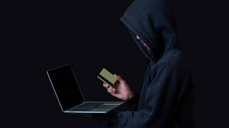 Nərimanovda vətəndaşın bank kartından pul oğurlanıb