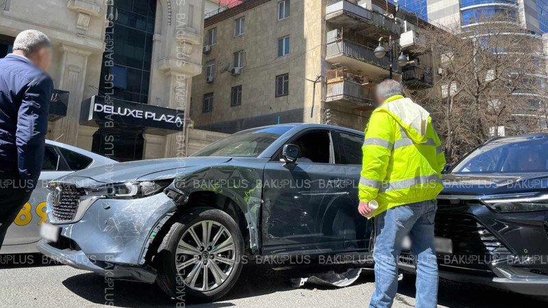Yasamal: Cəfər Cabbarlı küçəsində iki avtomobil toqquşub