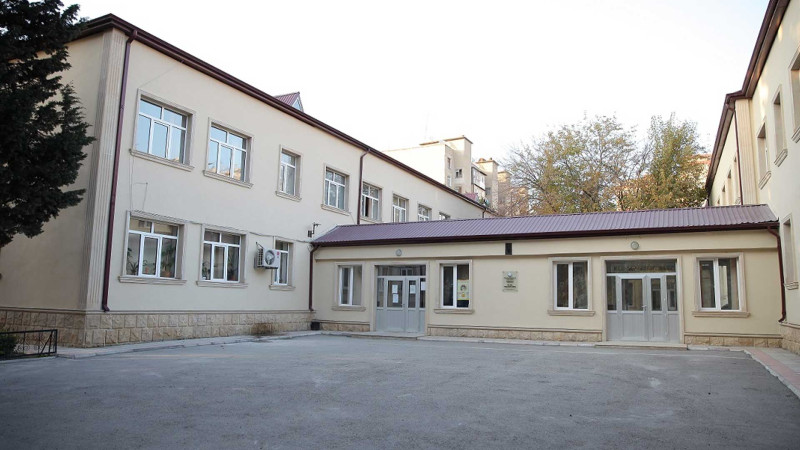 Bakıda bloger ana məktəbdə başqa şagirdi döyüb