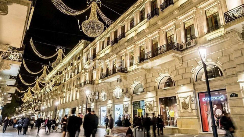 “Torqovaya”da qanunsuz tikili sökülüb