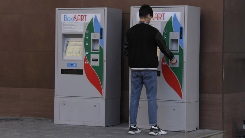 Metropolitenin iki stansiyasında yükləmə terminalları qoyulub