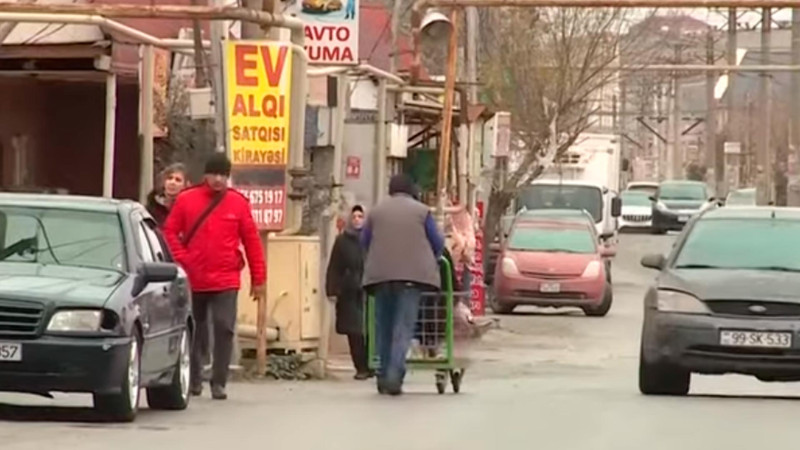 Biləcəridə vətəndaşlar və sürücülər eyni yoldan istifadə edirlər – VİDEO