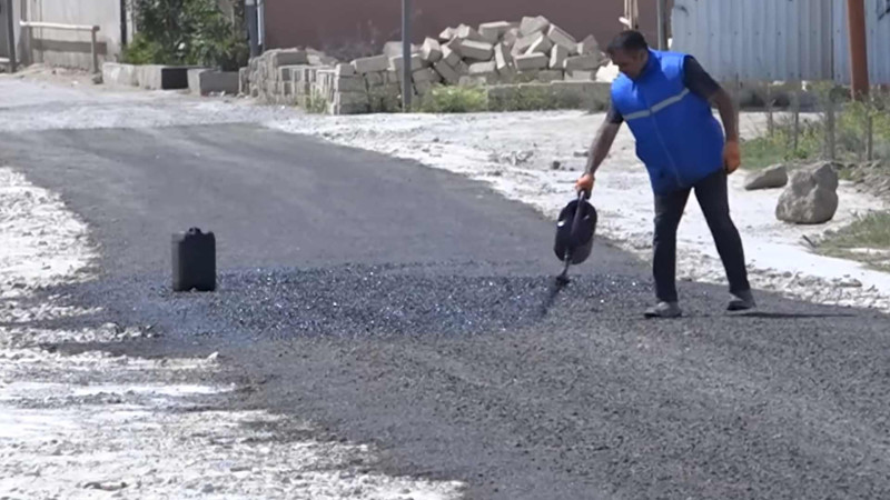 Bahar qəsəbəsinin sakinləri yollardan narazıdırlar