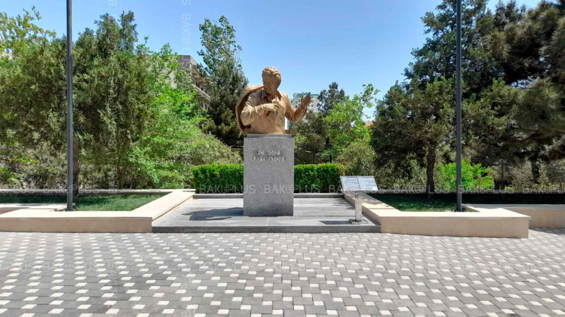 Metronun “Azadlıq prospekti” stansiyasının çıxışındakı park yenidən qurulub – FOTO