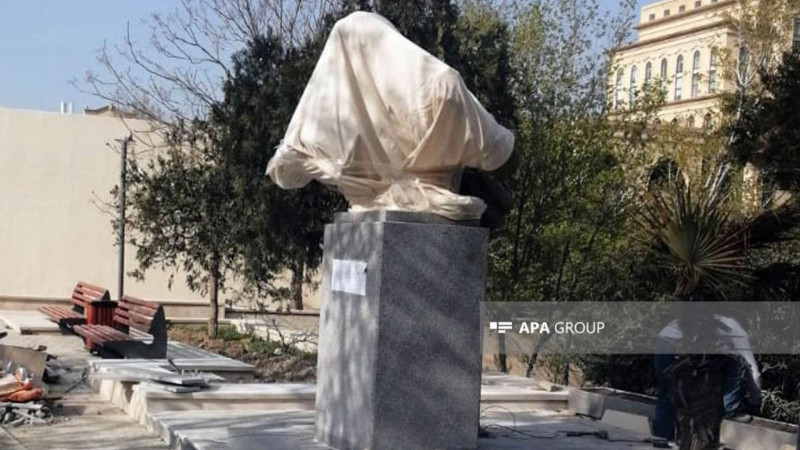 Çingiz Aytmatovun abidəsi parka yerləşdirilib