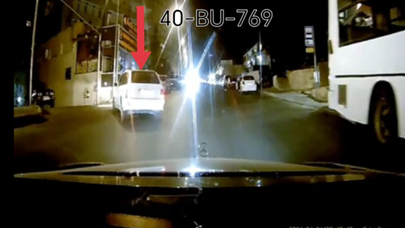 Yasamalda “Mercedes” digər maşınla toqquşaraq qaçıb