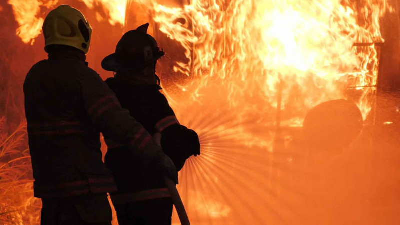 Xəzər rayonunda yeddiotaqlı evdə yanğın olub