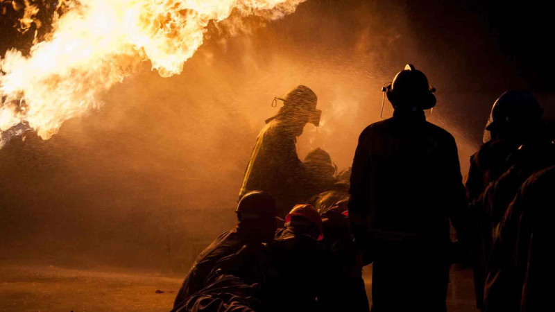 Nərimanovda yarımtikilidə yanğın olub