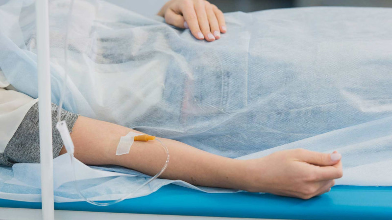 Yasamalda 19 yaşlı qızı motosiklet vurub