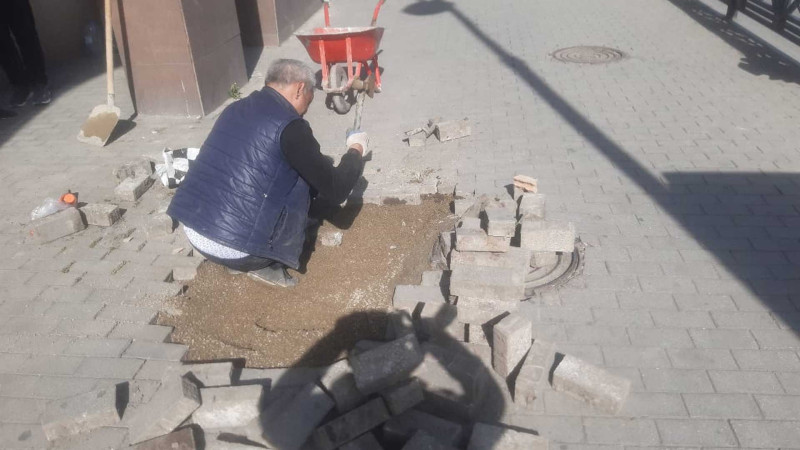 Nəsimi rayonunda parklarda təmir işləri aparılır