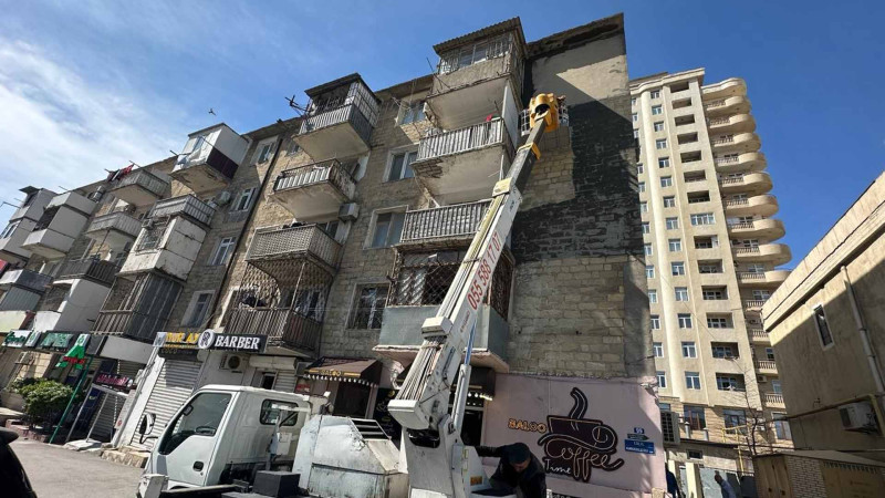 Nəsimi rayonunda daha bir bina təmir olunur