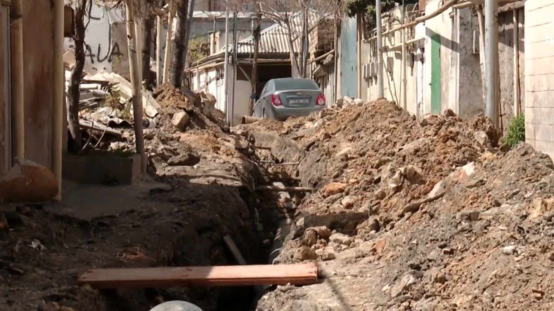 “Papanin”də yeni çəkilən qaz xətti küçəni iflic edib