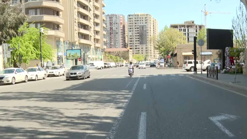 28 May küçəsində yol nişanı və yol cizgisi bir-birinə ziddir