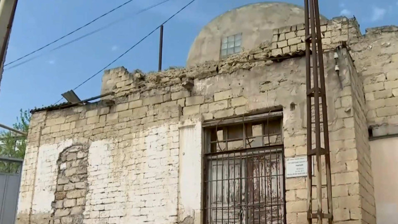Binəqədidə 100 illik hamam bərbad vəziyyətdə qalıb