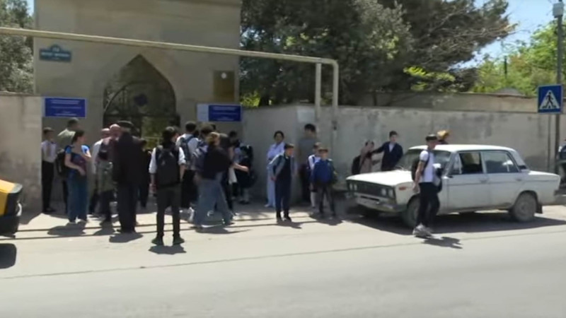 Maştağada məktəbin qarşısında yola çəkilən xətlər silinib