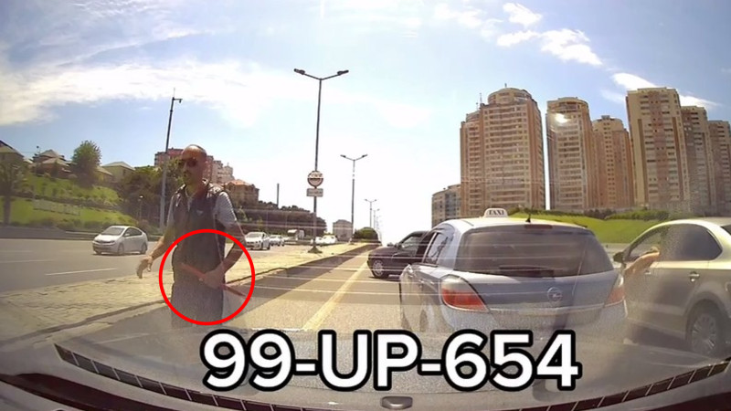 Bakı–Sumqayıt yolunda qadına hücüm edən şəxs saxlanılıb – VİDEO