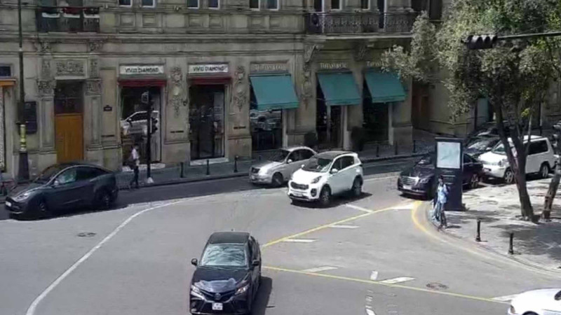 Paytaxtın mərkəzində avtomobillərin hərəkəti bərpa olunub