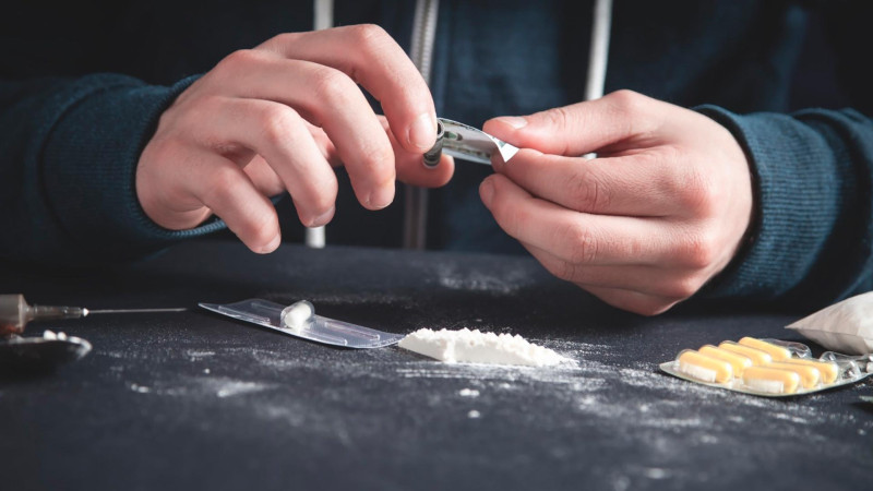 Bakının mərkəzində narkotik satan kişi tutulub