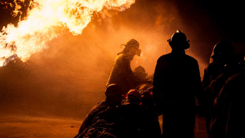 Suraxanıda köməkçi tikilidə yanğın olub
