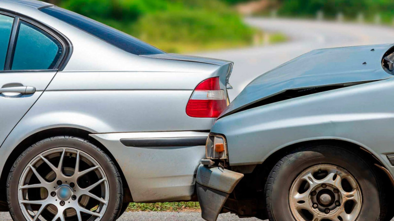 Binəqədi rayonunda xəsarətlə nəticələn yol qəzası baş verib