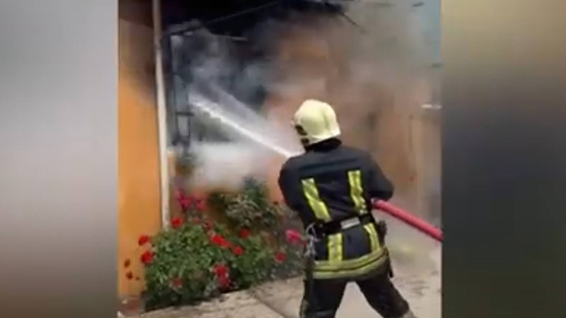 Sabunçuda birmərtəbəli yaşayış evində yanğın olub